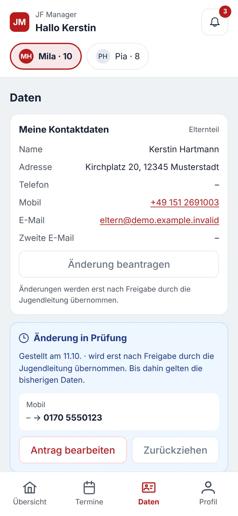Elternportal: eigene Kontaktdaten mit einer Änderung in Prüfung, bisheriger und beantragter Wert
